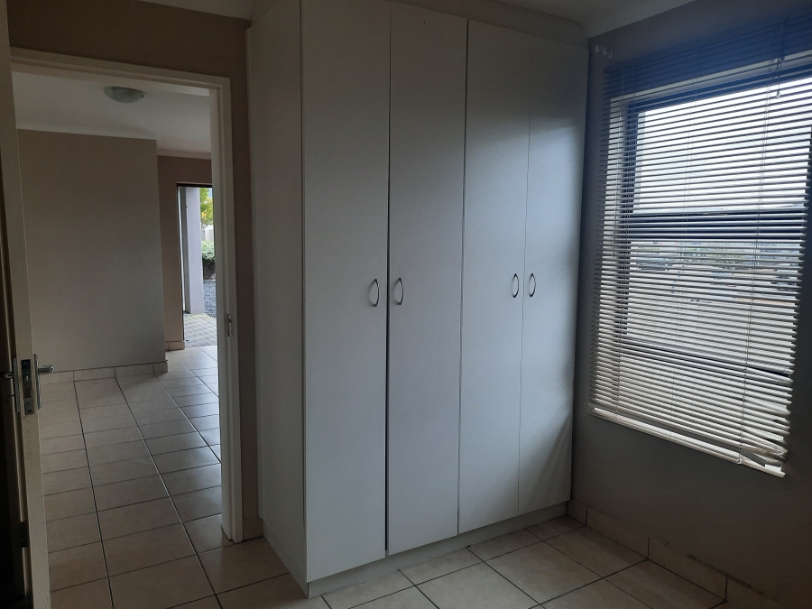 To Let 2 Bedroom Property for Rent in Burgundy Estate Western Cape